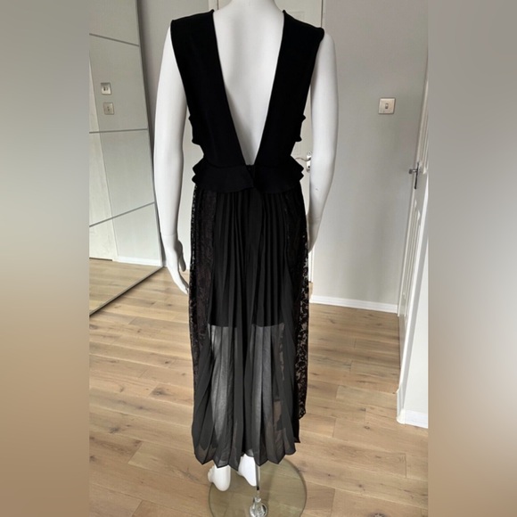 FRENCH CONNECTION ANGELINA DEEP-V PLEATED LACE AND JERSEY BLACK MAXI SEXY DESS - Picture 4 of 9